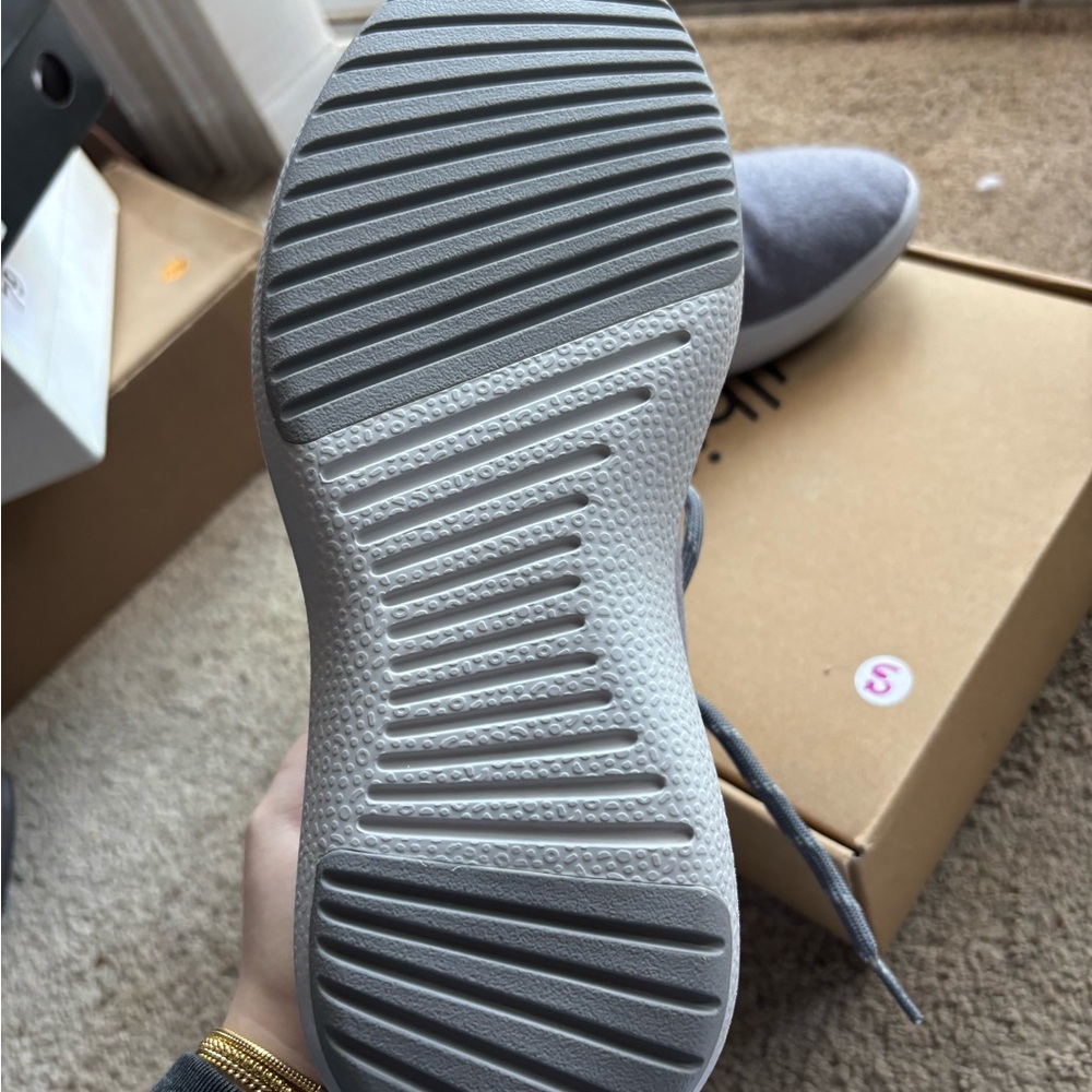 Allbirds Women's Sneakers never worn - Picture 2 of 9